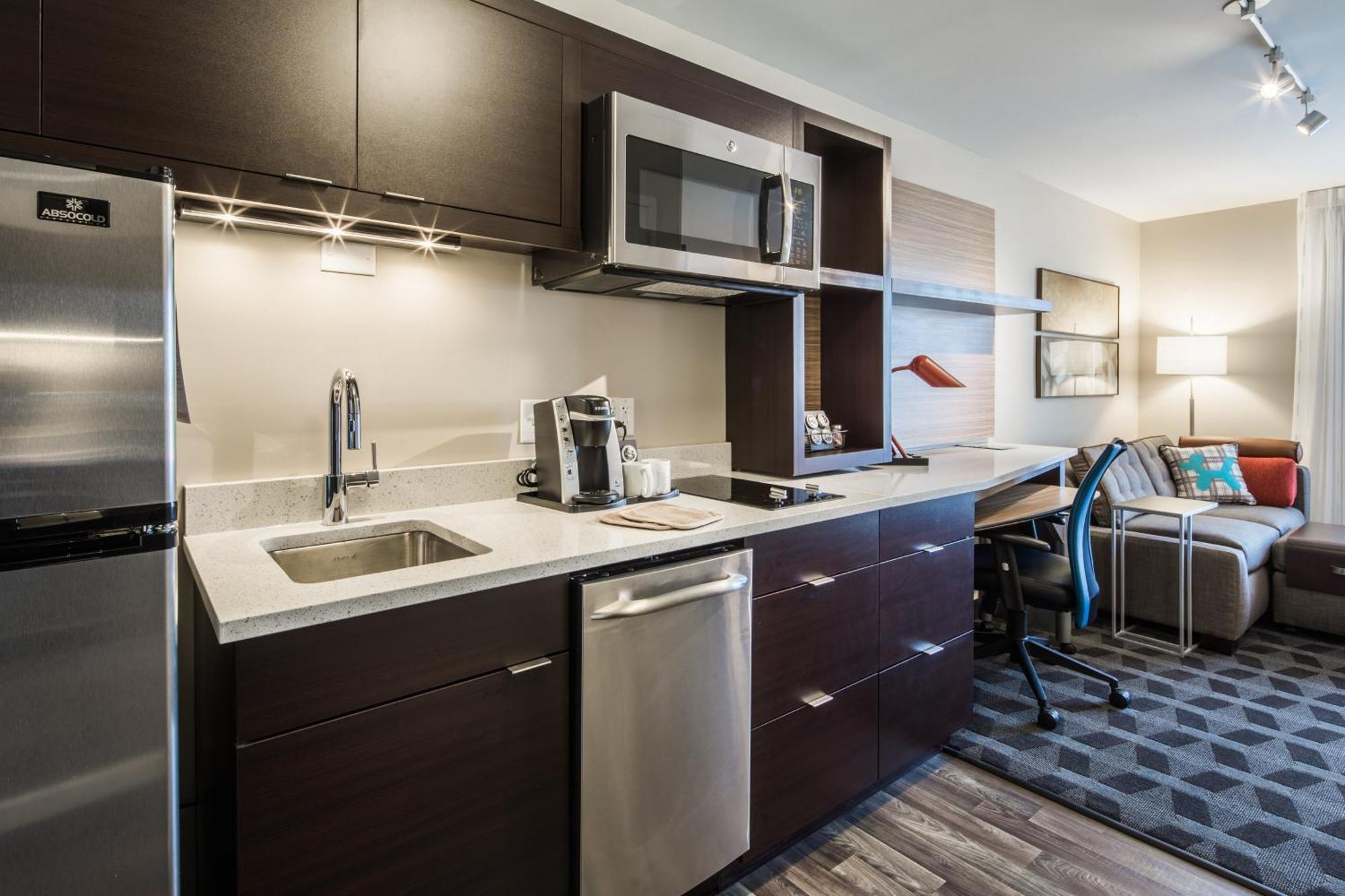 Towneplace Suites By Marriott Кливланд Екстериор снимка