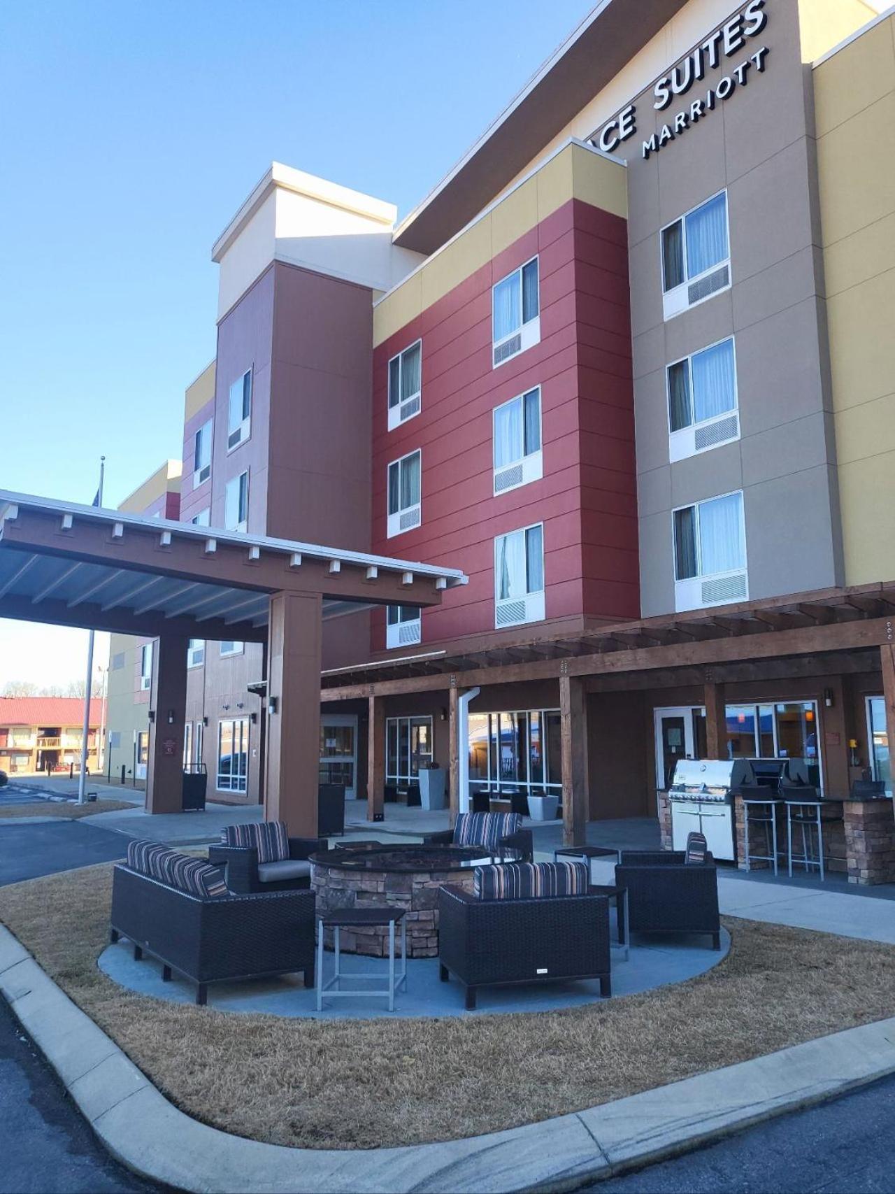 Towneplace Suites By Marriott Кливланд Екстериор снимка